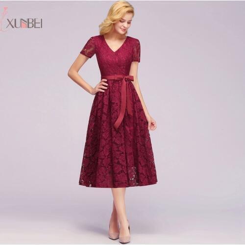 Elegant V Neck Burgundy Lace Short Evening Dress 2019 A line Applique Swing Evening Gown robe de soiree