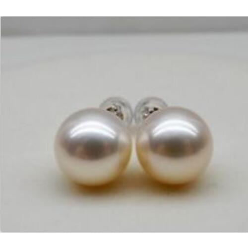 CHARMING PAIR OF AAA10-11MM SOUTH SEA WHITE PEARL EARRING