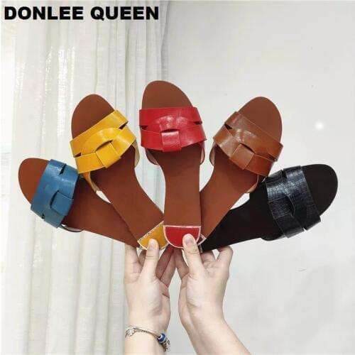 2019 Summer Women Slippers Flat Slip On Slides Outdoor Narrow Brand Flip Flops Women Causal Shoes Platform Sandals Beach Slipper