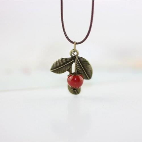 Simple Small Fresh Girl Student Necklaces Women Red Ceramic Bead Alloy Leaves Pendant Necklace Ethnic Style Jewelry