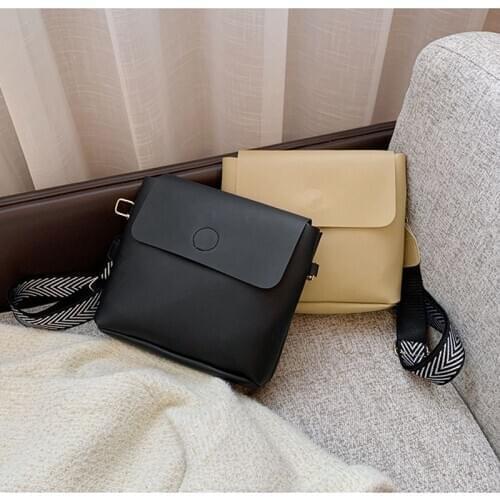 Womens Simple Cossbody Bags Autumn Style One Shoulder Retro Bucket Handbags Fashionable Versatile Wide Strap Messenger Satchels