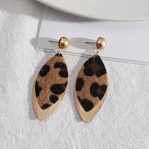 Layered Leaf Shape PU Leather Mermaid Scales Earrings for Women 2021 New Women Earrings Jewelry Wholesale