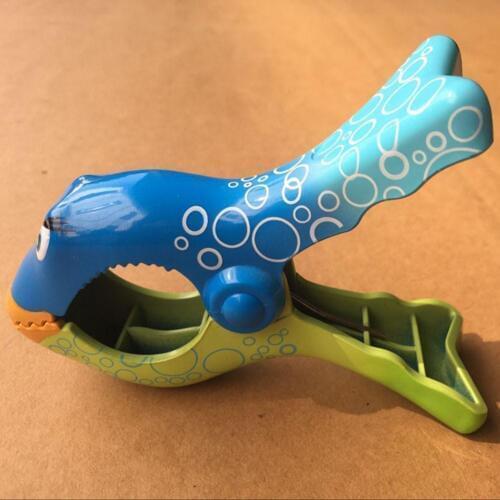 2pcs Plastic Clothes Clips Imitation Fish Beach Towel Clip Quilt Clips Thickening Windproof Quilt Socks Clamp Clothes Pegs