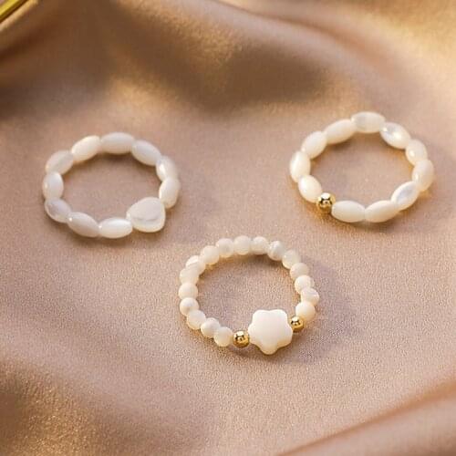 Natural Shell Pearl Beads Rings Lovely Heart Flower Charm Pearl Strand Finger Ring Wedding Jewelry Small Band Rings Women Female