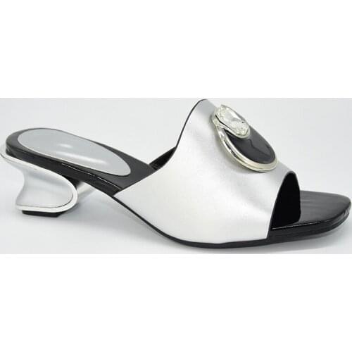 Latest Ladiesslippers Nigeria Style Shoes Decorated with Rhienstone Italian Womens Slippers with Diamonds for Womens Shoes