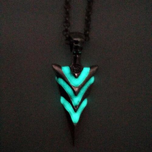 Glowing Green Arrow necklace Knight spear Necklace GLOW in the DARK Luminous pike Pendants & Necklaces women MEN boys girls gift