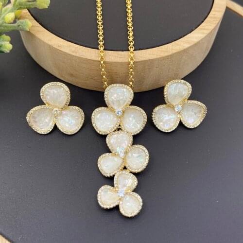 Lanyika Fashion Jewelry Set Elegant Acrylic Plum Blossom Micro Pave Necklace with Earring for Women Wedding Anniversary Best Gif