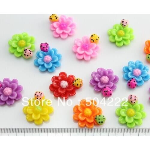 200 pcs kawaii polished polka dots ladybug on daisy Resin floral cameo gem flatback Cabochon cab mixed colors medium size
