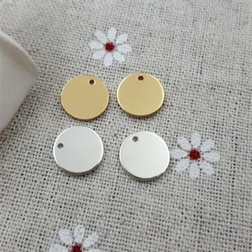 High Quality 20 Pieces/Lot Diameter 10mm Polished Surface Round Small Tag Charms Engraved Tags For Diy Jewelry Making