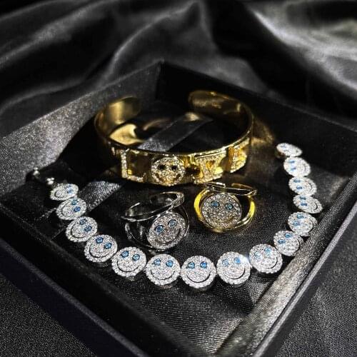 QTT Smiley Face Pendant Necklace Fashion Ring For Women Simple New Clavicle Chain Bracelets On Hand Cute Jewelry Gift