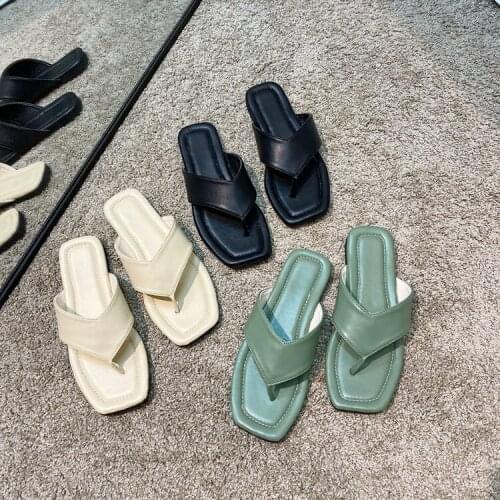 2021 new Summer Simple Design Ins Flat Slippers Female Flip-flops Soft Bottom All-match Beach Sandals Fashion Leather Flat Shoes