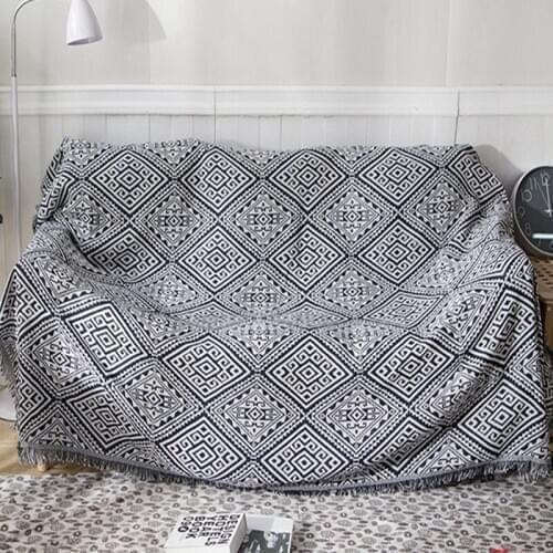 Nordic Style Sofa Blanket Black White Geometric Knitted Leisure Travel Blanket Thicken Non-Slip Sofa Dust Cover Throw Bedspread