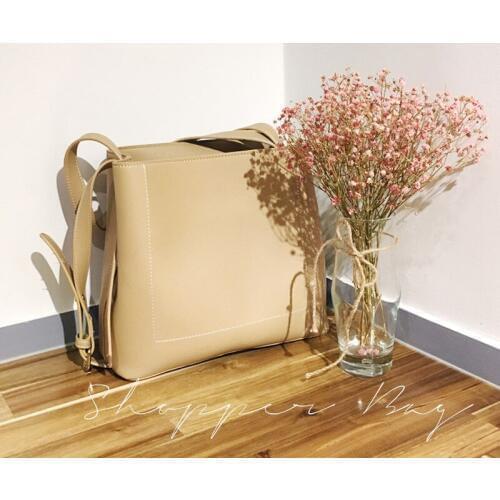 Factory wholesale 2019 new womens bag Korean bucket bag simple leisure handbag solid color diagonal shoulder bag