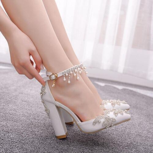 Crystal Queen Wedding Shoes Bride Heels Crystal Pumps Christmas Day Evening Party Luxury Square Heel Sandals Woman Shoes