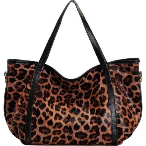 Snake pattern Genuine Cowhide leather women handbag European and American brand Female purses houlder bag shoulder bag Mummy bag