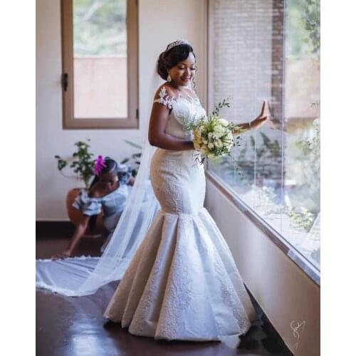 Lace Appliqued Mermaid Wedding Dresses Luxury Sheer Neck African Black Girl SweepTrain Plus Size Bridal Gown