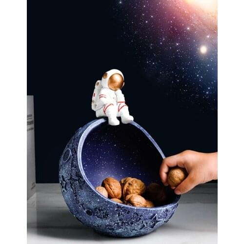 Living room astronaut storage ornaments key display platform light luxury decoration creative home accessories small astronaut