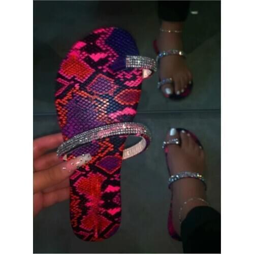 2020 Summer Rainbow Print Flat Bottom Non-slip Flip Flop Spring Women Toe Ring Sandals Outdoor Wild Rhinestone Beach Slippers