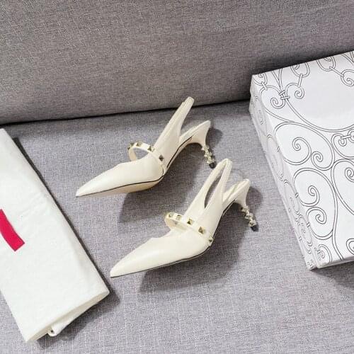 Dieyilara Leather Pumps