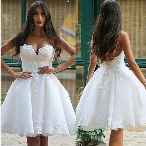 2021 Short Wedding Dress White A Line Lace Appliqued Knee Length Sweetheart Neck Zip Back Beach Outdoor Bohemian Bridal Gowns
