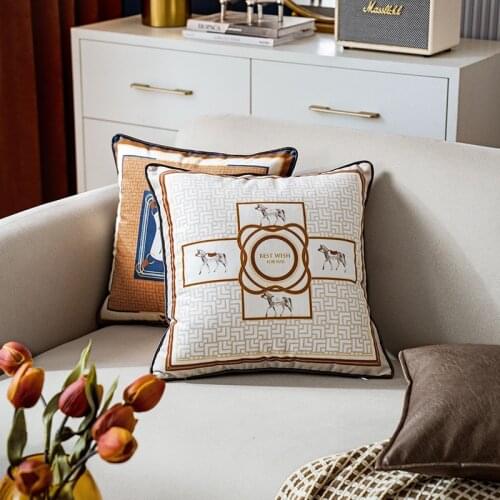 DUNXDECO Retro Soft Cushion Cover Decorative Square Pillow Case Modern Luxury Artistic Horse Print Velvet Sofa Chair Coussin