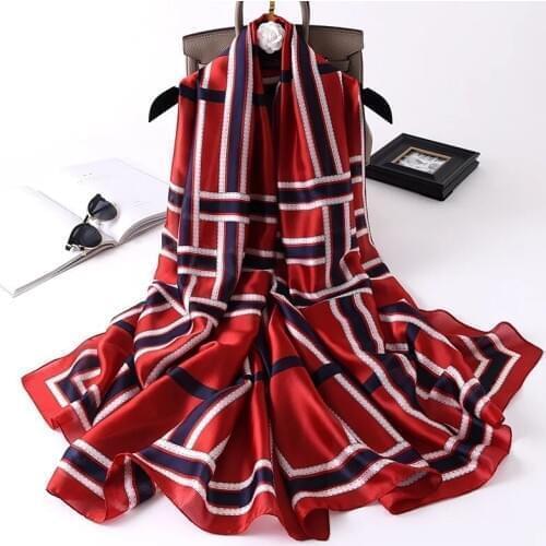 China Classic 2021 new style women Fashion soft silk muffler lady Lovely scarves Autumn and winter nice shawl beach wraps hijab