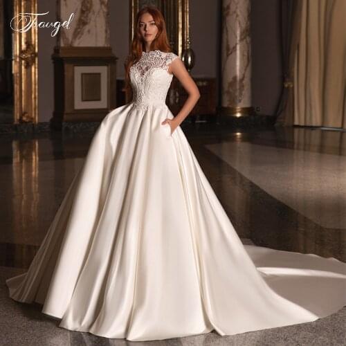 Traugel Vintage O-Neck A Line Satin Wedding Dresses Elegant Applique Short Sleeve Bride Dress Court Train Bridal Gown Plus Size