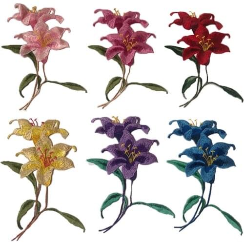 1Pcs Red Rose Flower Floral Collar Sew on Patch Cute Applique Badge Embroidered Fabric Sticker Clothes Bust Dress DIY Ornament