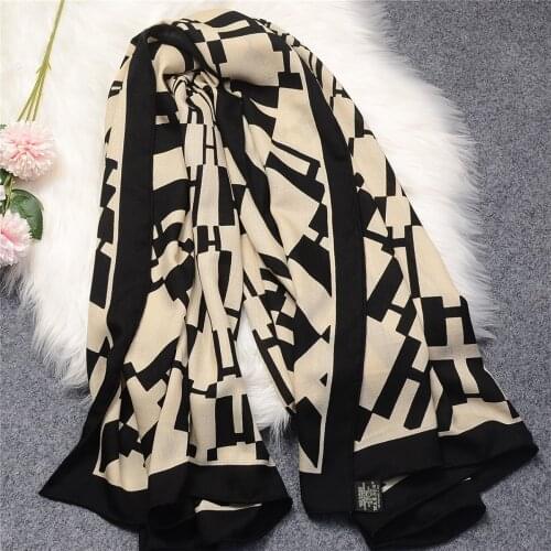 140cm 70% Cashmere 30% Silk Keep Warm Winter Scarf Fashion Brand Design Ladder Square Scarf Shawl Women Bandana Kerchief