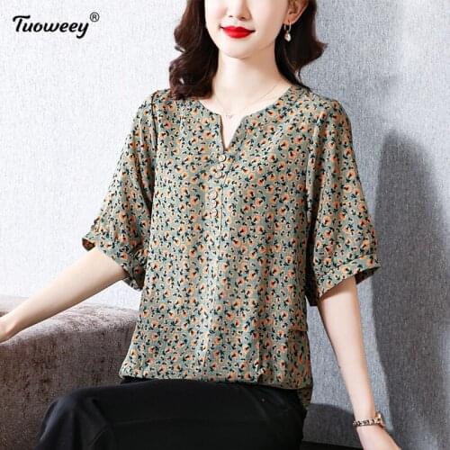 White Plus Size Women Blouses Shirts Fashion 2021 Floral Hollow Out Short Sleeve Womens Clothing V-neck Tops Blusas 5XL
