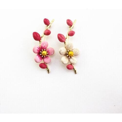 Fashion simple enamel plum blossom branches elegant mens brooch ladies corsage coat coat shawl bag collar needle