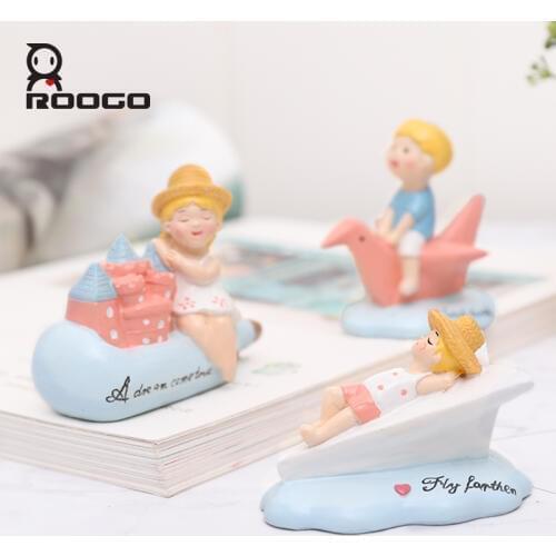 Roogo home decoration accessories cartoon resin ornament cute boy gir miniature figurines of childhood memorie home decorative