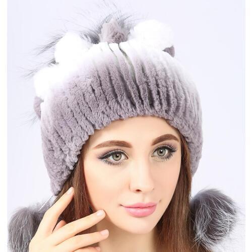2019 Yiwu New Arrival 5 Colors Grape String Open Ear Cap Handmade Knitted Hat Hat Fur Winter Fur Woman Hat