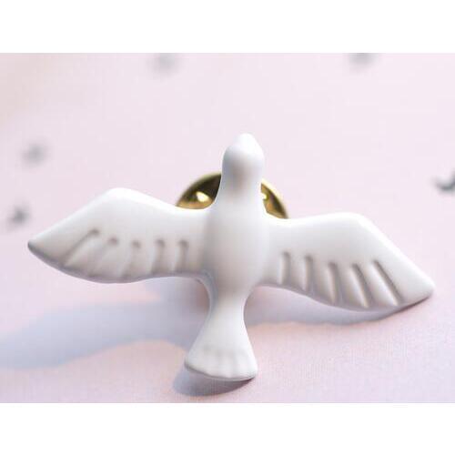 2019 Hot New Korean Fashion Metal Art White Dove Peace Dove Brooch Corsage Collar Pin Badge For Women&Men Jewelry