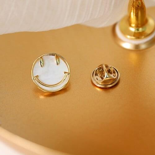 Cartoon Cute Smile Face Metal Brooch Round Enamel Cardigan Pins Denim Jackets Lapel Pin Creative Badges Brooch Jewelry Luxury