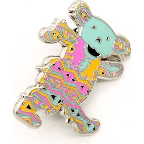 Custom Gift Lovely Enamel Bear Pin Badge Engraving Fabric Face Holder in Stock