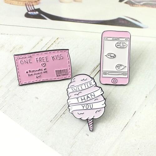 Sweet Marshmallow Couple MP3 Mobile Envelope Stamp Coupon Creative Brooch Badge Love Kiss Cloak Enamel Pins Childrens Gifts