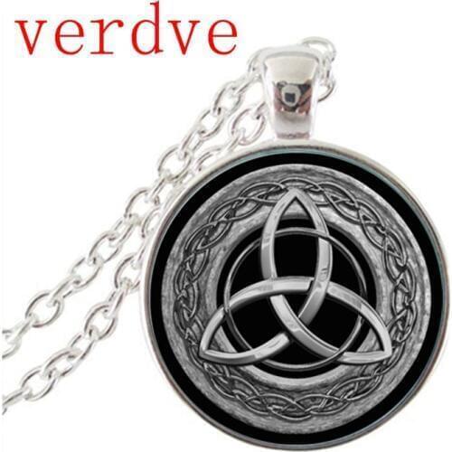 Trinity Celtics Pendant Necklace B&M 2018 vintage Round Glass Necklace Celtics Trinity Vintage Pendant Lot