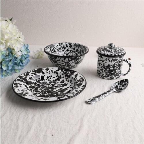 Enamel salad plate. Enamel salad bowl. Enamel cup. Antique enamel bowls, plates, cups. 4 pieces / 1 bag