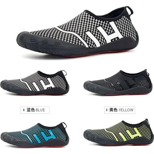 2020 Summer Water Shoes Men Beach Sandals Upstream Aqua Shoes Man Quick Sea Slippers Diving Swimming Socks Yoga sneakers