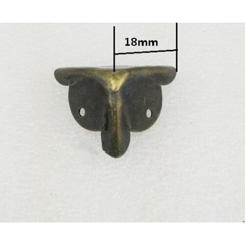 Luggage Case Box Corner Brackets Decorative Corner For Furniture Decoration Triangular Rattan Carved Bronze Tone 18*18*18,8Pcs