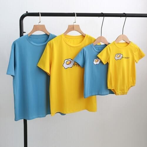 Family Look Mother Father and Kids 2021 Summer New Casual Cotton Tshirt for Mom Dad Daughter and Son Family Matching Clothing