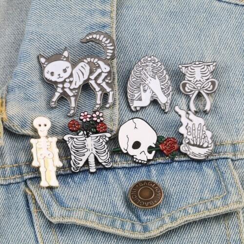 Halloween Badge Skull Human Chest Cat Rose Brooch Skeleton Lapel Pins Punk Dark Jewelry Brooches for Men Women Friend Wholesale
