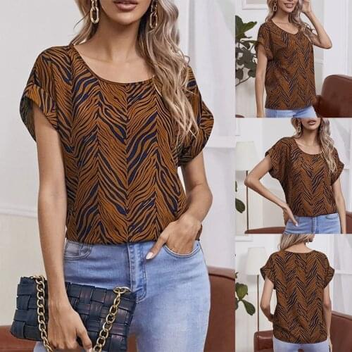 Womens Round Neck Short Sleeve Loose T-Shirt Top with Leaf Pattern