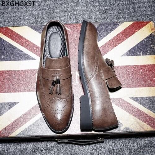 Designer Penny Loafers Men Dress Shoes Leather Fashion Party Shoes for Men 2021 Tassel Brown Business Shoes Men Sapato Masculino