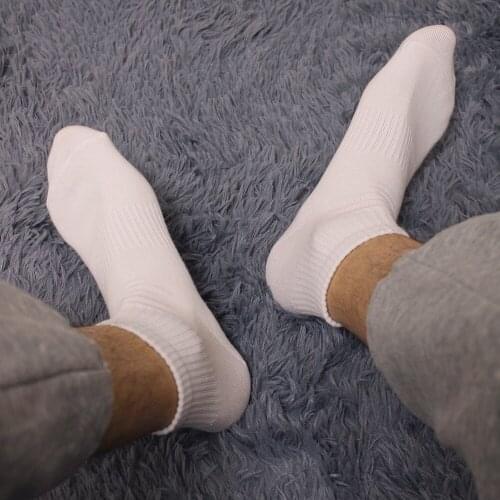 5Pairs/LOT Mens Absorb Sweat Cotton Breathable Deodorant White Solid Color Crew Socks Sport Stocking Thin Trend