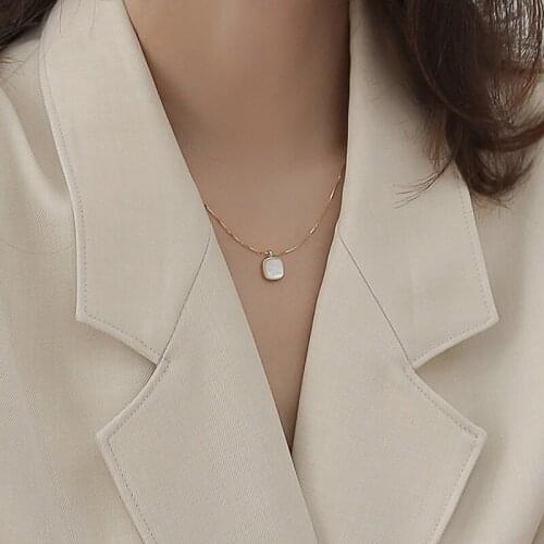 Modern Jewelry Square Pendant Necklace Popular Design Autumn Winter Style Hot Selling Chain Necklace For Women Gifts