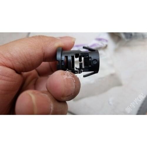 Mitsubishi ASX CLIP,FOOTREST the driver put my left foot rest upon the card buckle plastic screw 7655A083