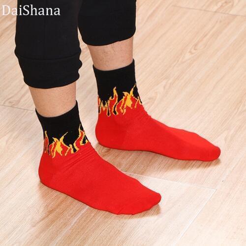 DaiShana Unisex Flame Red and WHITE Fire Sokken Novelty Hip Hop Harajuku Socks Skateboard Calceines Mujer Street Skarpetki Socks