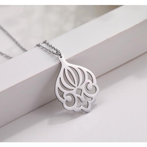 Skyrim Retro Filigree Flower Hollow Pendant Necklace Stainless Steel Silver Color Choker Necklaces Women Statement Jewelry Gift